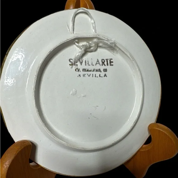 Vintage Ceramic Sevilla Floral Bird Decorative Wall Plate. (D) - Picture 4 of 4